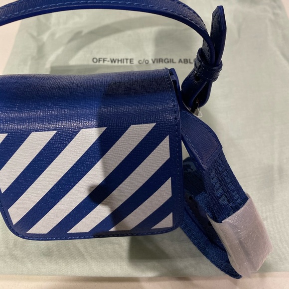 Off-White Diagonal Stripe Crossbody Bag - Picture 7 of 7